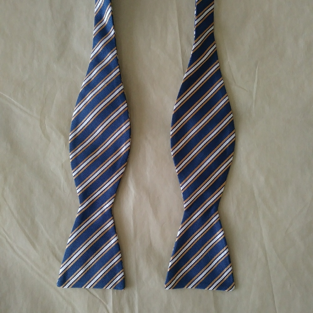 Penguin mens bow tie